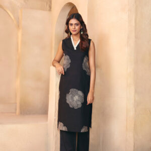Floral Printed Straight Pure Cotton Kurta & Trousers Sets