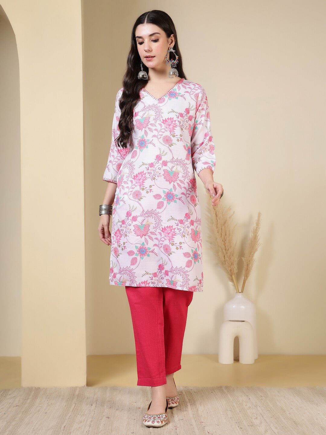 Floral Embroidered Straight Kurta