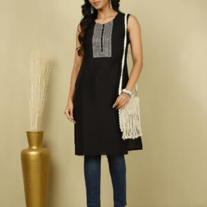 Black Embroidered Sleeveless Kurta