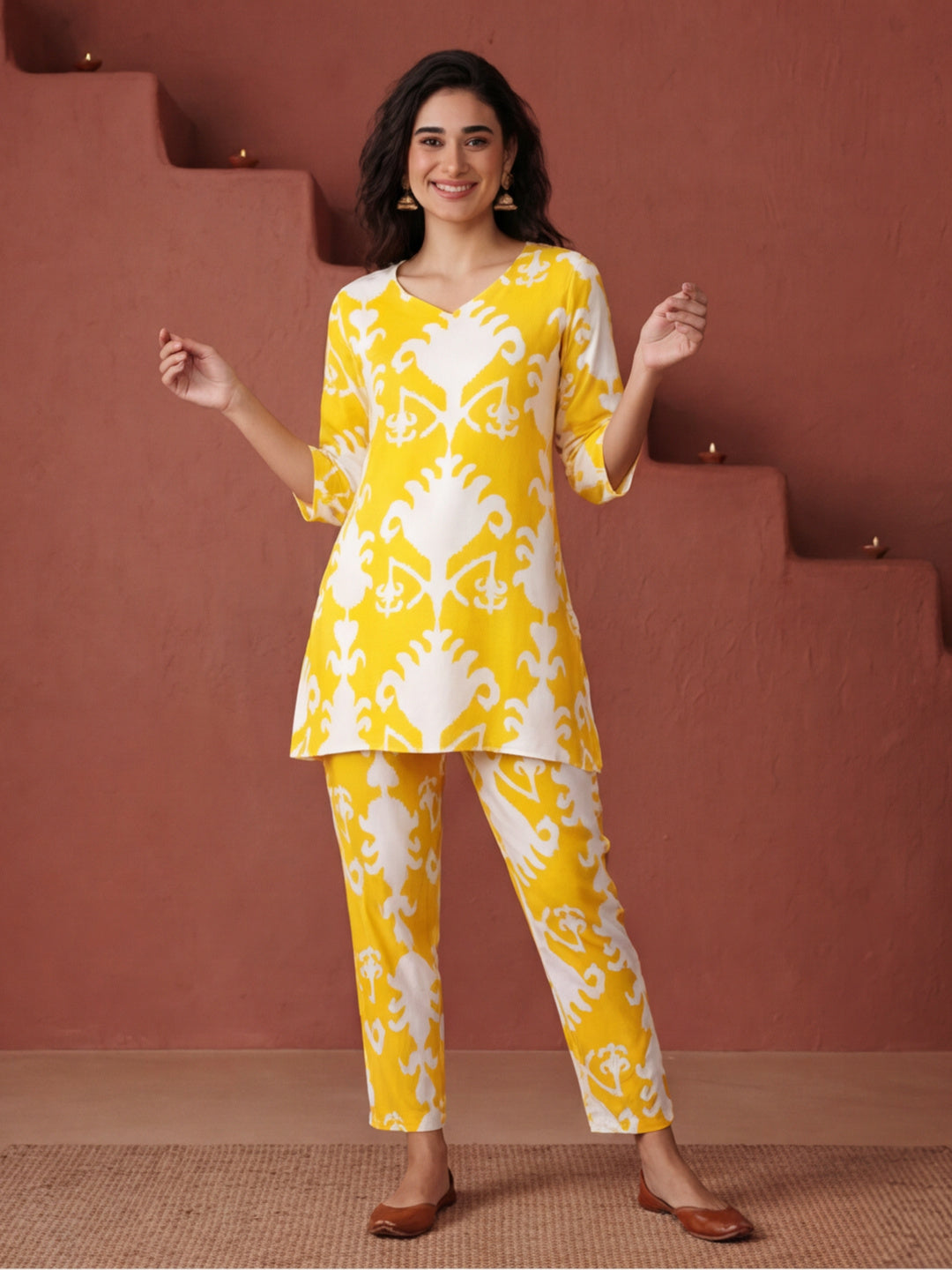 Floral Printed Straight Kurta & Trousers Sets