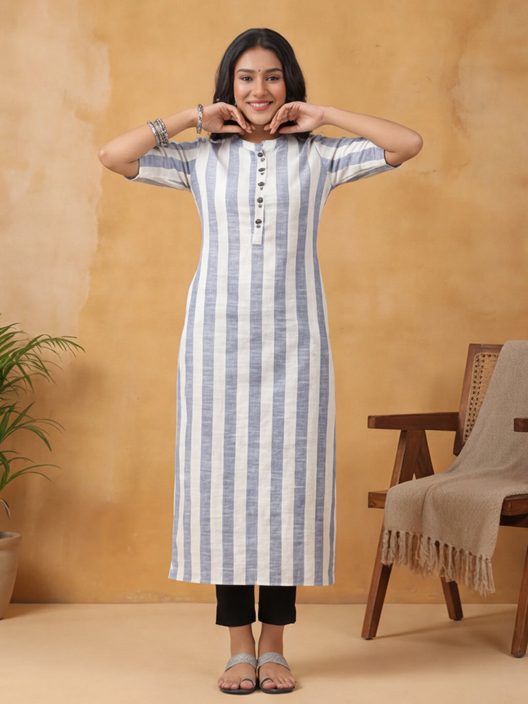 Women White & Blue Striped Straight Kurta