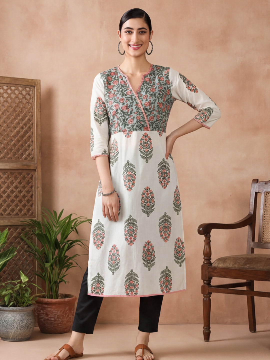 Women Off-White & Pink Printed Straight Kurta