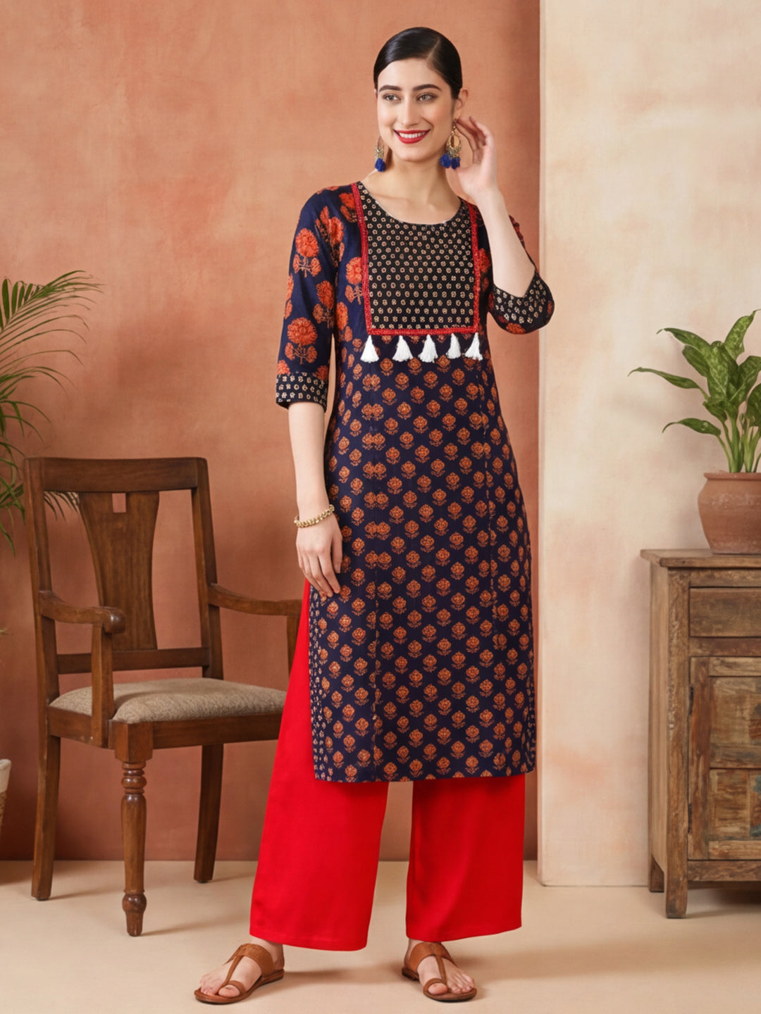Women Navy Blue Printed Straight Kurta With Thread Work