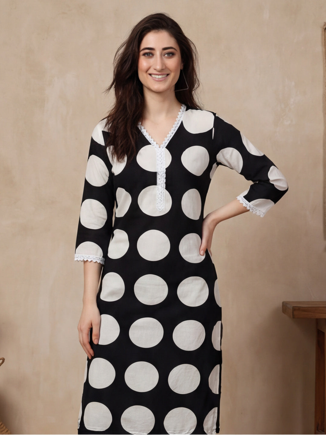 Polka Dots Printed Straight Kurta
