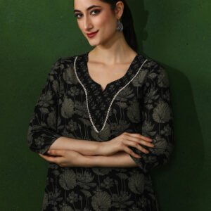 Floral Embroidered Straight Pure Cotton Kurta